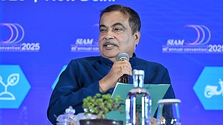 Gadkari lashes out at ‘paid’ social media campaign against E 20 petrol
