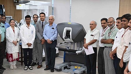 AIIMS Delhi installs da Vinci Surgical robot to boost training in robotic surgery 