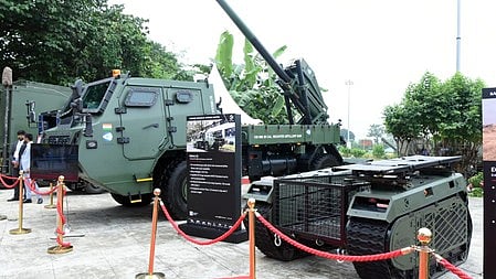 Defence battle vehicle