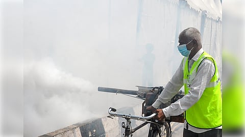  New Delhi: An MCD worker carries out anti-mosquito fogging to prevent vector-borne diseases such as dengue at a makeshift flood relief camp, at Ring Road near Mayur Vihar, in New Delhi on Monday, September 8, 2025. 