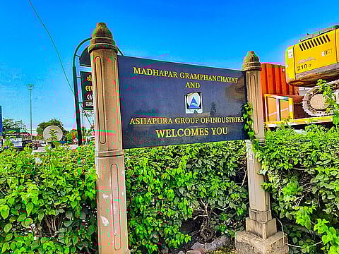 he Selor Vav is a linear stepwell that was adopted and restored in the 21st century by Madhapur Grampanchayat and Ashapura Industries. 