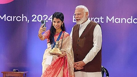 Maithili Thakur and PM Modi