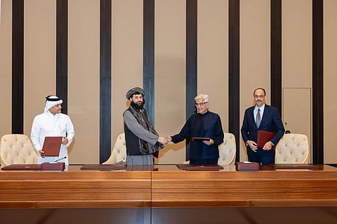 Pakistan and afghanistan leaders shaking hands to finally end the long going conflict