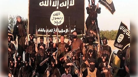 ISIS terrorists shocasing their weapons and giving islamic 