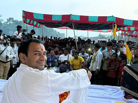 Tej Pratap Yadav at a public dialogue in Mohani Gachhi of the Runni Saidpur Assembly constituency in Sitamarhi district.