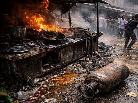 बिहार के बाजार में फटा एलपीजी सिलेंडर, 11 लोग घायल