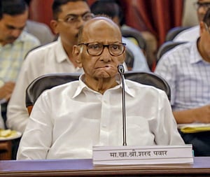 मुंबई : एनसीपी (शरद पवार) के अध्यक्ष शरद पवार को अस्पताल में भर्ती, हालत स्थिर