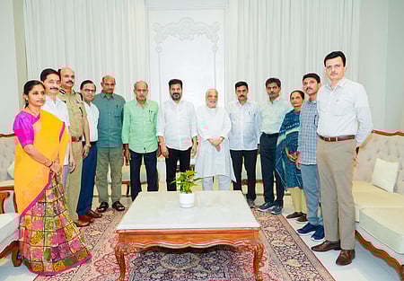 तेलंगाना : सीएम रेड्डी ने आत्मसमर्पण करने वाले माओवादियों को हरसंभव मदद का आश्वासन दिया