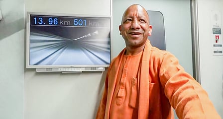 सिंगापुर और जापान दौरे में जीवंत कर्मयोग का उदाहरण बने सीएम योगी