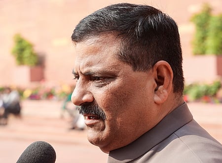 खाड़ी के देशों में फंसे लोगों की वापसी के लिए जदयू सांसद संजय झा ने विदेश मंत्री से की बात