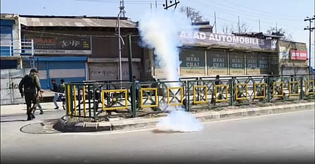 खामेनेई की मौत के बाद श्रीनगर में तनाव, प्रदर्शन हिंसक होने पर पुलिस ने किया बल प्रयोग