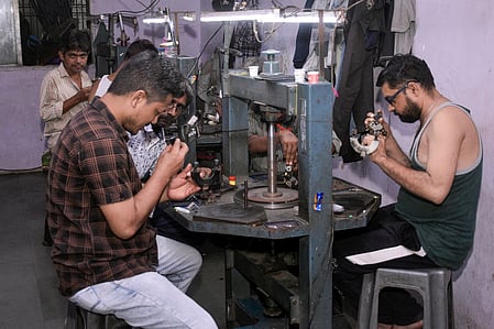 विनिर्माण और बिजली क्षेत्रों में तेजी के चलते जनवरी में औद्योगिक वृद्धि दर 4.8 प्रतिशत रही