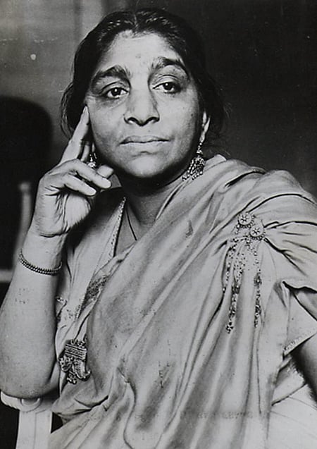 सरोजिनी नायडू की पुण्यतिथि पर सीएम योगी और पुष्कर सिंह धामी समेत कई नेताओं ने दी श्रद्धांजलि