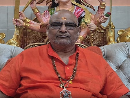 दिल्ली में कब है होलिका दहन? कालकाजी पीठाधीश्वर ने बताया शुभ मुहूर्त