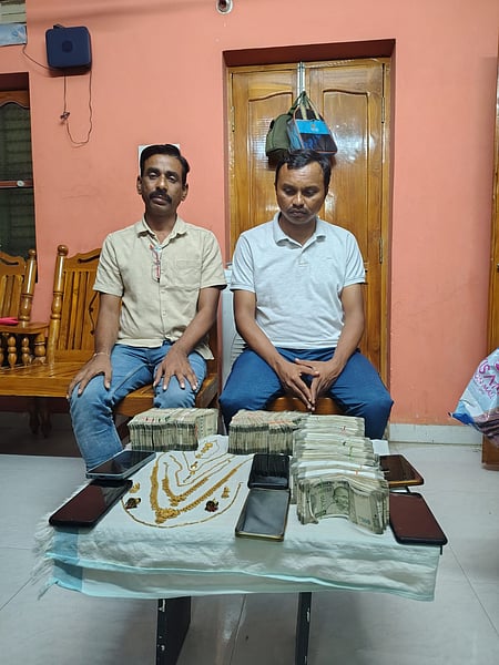 Telangana ACB arrests two government employees for corruption