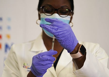 US lawmakers seek H-1B visa fee relief for doctors