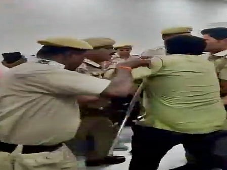 Police evict UNI staff from central Delhi office on