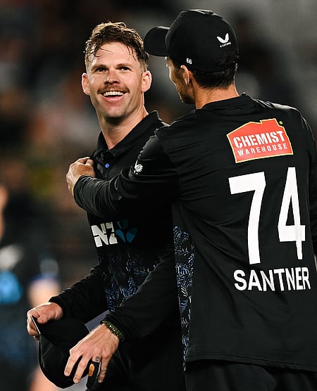 3rd T20I: Bowlers shine as NZ seal 8-wicket win over South Africa