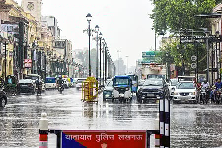 Rain alert issued across several districts of UP as storm threat intensifies