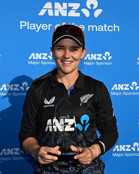 Amelia Kerr creates world record with 10 straight 30-plus T20I scores