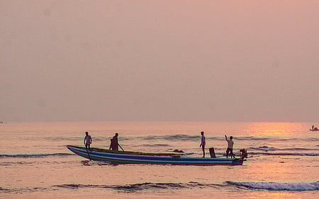 Andhra urges Tamil Nadu to stop illegal fishing boats from entering its waters