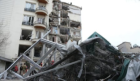 Several injured in Iranian missile attack on Tel Aviv