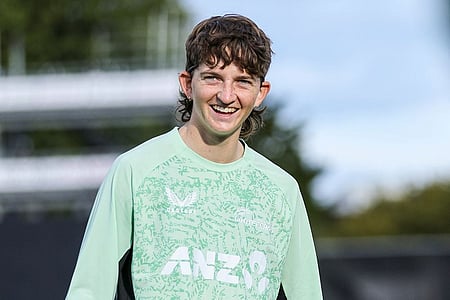 NZ hand maiden call up to Knight for South Africa WODIs