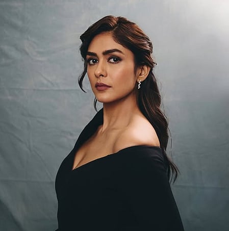 Mrunal Thakur teaches Adivi Sesh Marathi, makes him recreate ‘Ashi Hi Banva Banvi’ dialogues