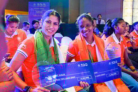 Navneet Kaur, Hardik Singh named Players of the Year; Zafar Iqbal gets Lifetime Achievement Award in the Hockey India 8th Annual Awards in New Delhi on Friday. Photo credit: Hockey India