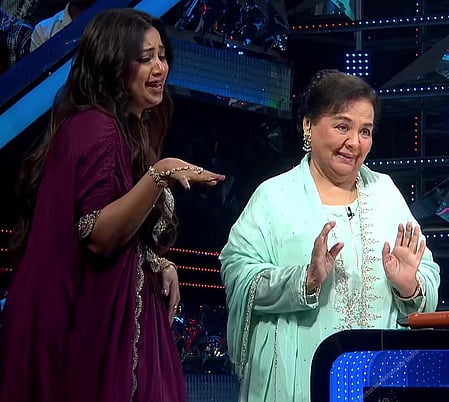 Farida Jalal, Shreya Ghoshal recreate iconic scene from SRK starrer K3G