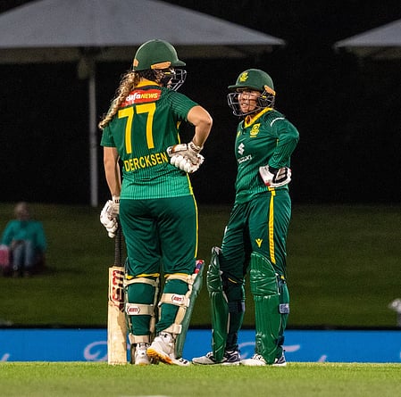 Debutante Reyneke hits last-ball six to seal thrilling ODI win for SA over NZ