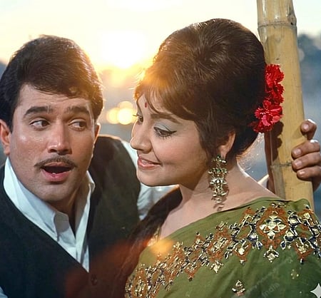 Farida Jalal brings back Rajesh Khanna-era nostalgia, recreates iconic Aradhana song