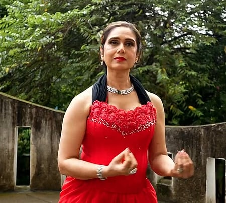 Meenakshi Seshadri revisits ‘Hey You’ as she recalls first film with Amitabh Bachchan