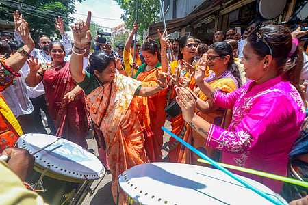 MP BJP celebrates party