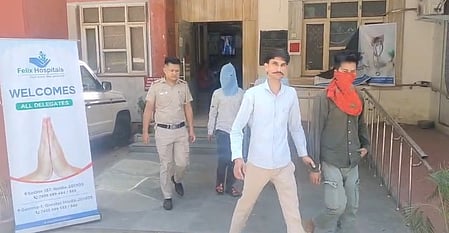 Two chain snatchers arrested in Delhi; Stolen motorcycle recovered