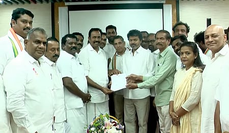 In the image TVK leader vijay is shown with congress leaders in a room