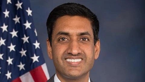 Ro Khanna is the first member of the US Congress to sign a “peace pledge” promising to swear off funds from the Israel lobby and block US support for countries that violate human rights.