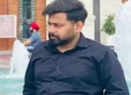 Image of Faridabad businessman identified as rahul who committed suicide inside his shop. he alleged that his wife and his in laws are responsible for his death. 