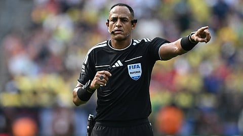 Referee Ismail Elfath