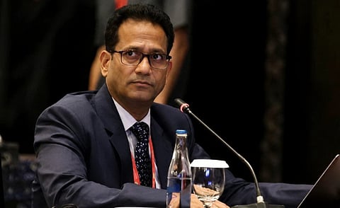 The government took a significant step and shifted Higher Education Secretary Vineet Joshi to the Ministry of Panchayati Raj. 