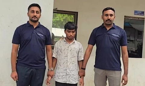 Gujarat teen arrested bank fraud fake banking apps cybercrime
