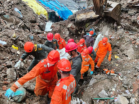 The death toll in the Bhiwandi building collapse in Maharashtra's Thane has risen to nine.