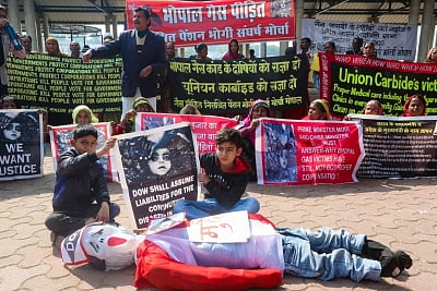 Bhopal Memorial Hospital and Research Centre (BMHRC) faces allegations of shutting pathology services at mini units serving Bhopal gas tragedy survivors.