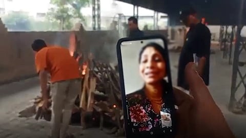 Sonipat old age home elderly man cremation video call