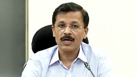 In the image the Mumbai FDA chief Tukaram Munde is shown