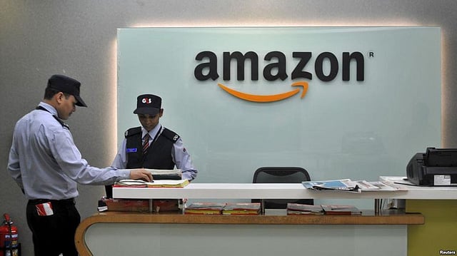 US Lawmakers Ask Jeff Bezos to Stop Sale of 'Deadly Stuff' on Amazon