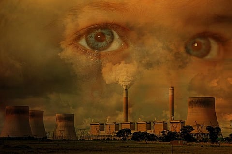 Long-term Exposure to Pollutants Linked to Heightened Risk of Eye Disease