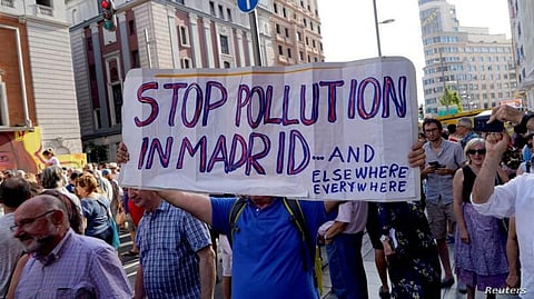 Thousands March in Madrid to Ditch Traffic Restrictions Set Up to Improve Air Quality