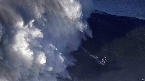 Video- Brazilian Woman Sets World Record For Surfing Largest Wave