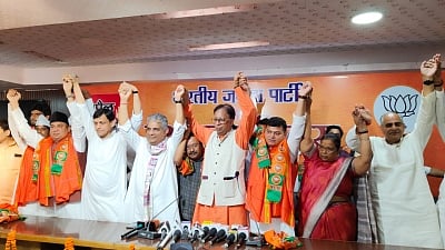 Over 50 leaders of Vikassheel Insaan Party (VIP) on Friday joined the BJP's Bihar unit. (IANS)